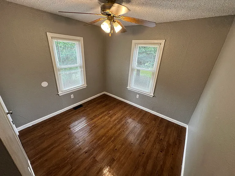 20201 E Truman Rd — Photo 16