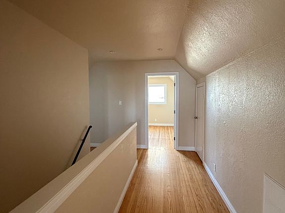 4th image of 435 Glasgow Dr