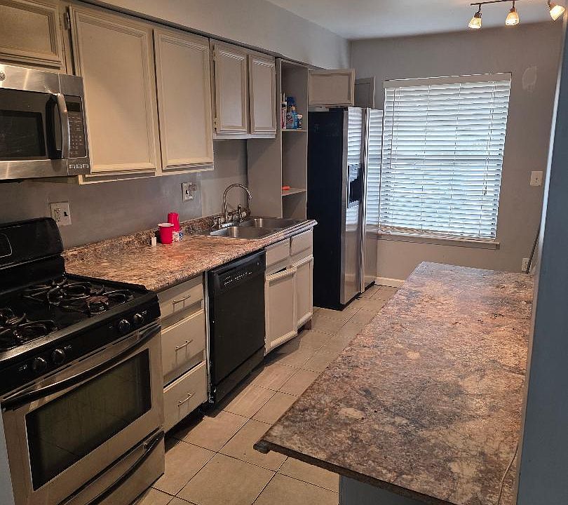 1st image of 28526 Lowell Ct S #17