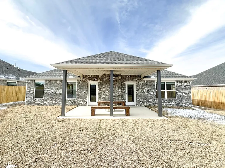 310 W Tyler Rd — Photo 18