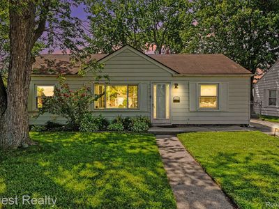 26215 Barnes St, Roseville, MI, 48066