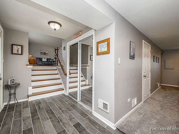 3rd image of 1218 Iroquois Ln
