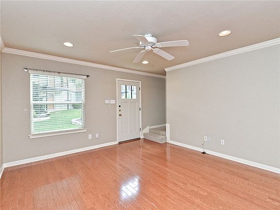 4th image of 1500 E Side Dr Unit 110-D