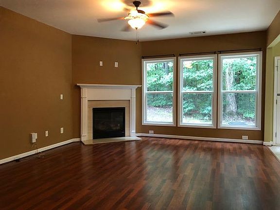 5th image of 925 Westmoreland Ln