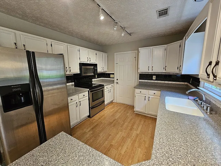 700 Cirrus Ct — Photo 6