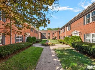 1309 S Douglas Ave APT F, Springfield, IL 62704
