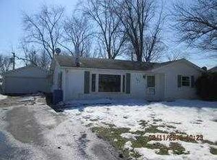 747 W Windsor Ave, Crete, IL 60417