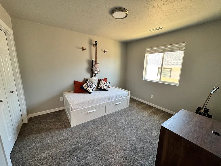 6580 S Birch Creek Ave — Photo 3