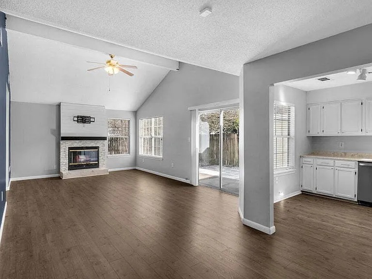 1819 Heartland Dr — Photo 3