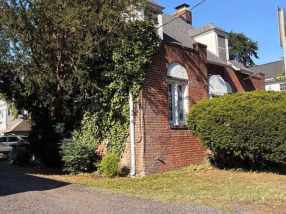 3rd image of 314 Hazel Ave
