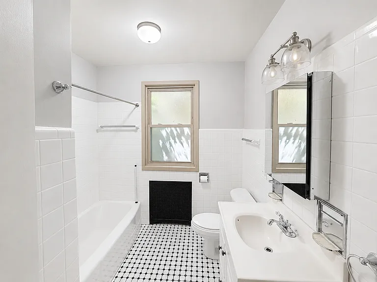 4149 N Sheridan Rd #1 — Photo 5