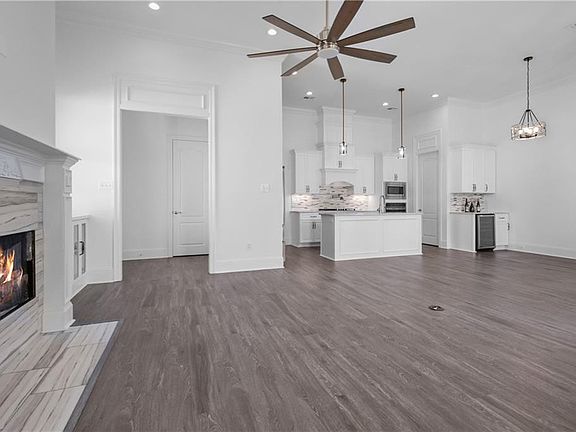 5th image of 217 Jardin Loop