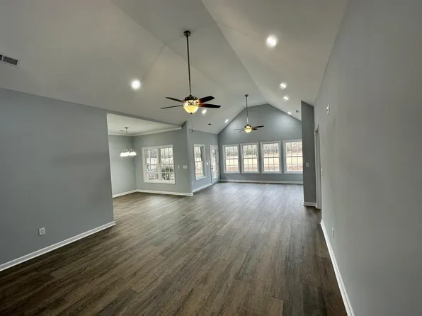 814 Bentwood Cir, Manning, SC 29102