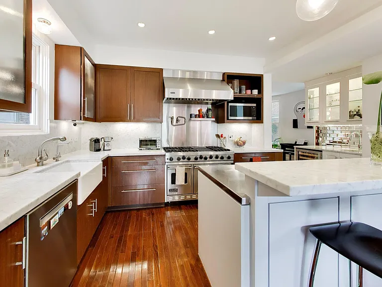 2010 W Bradley Pl — Photo 14
