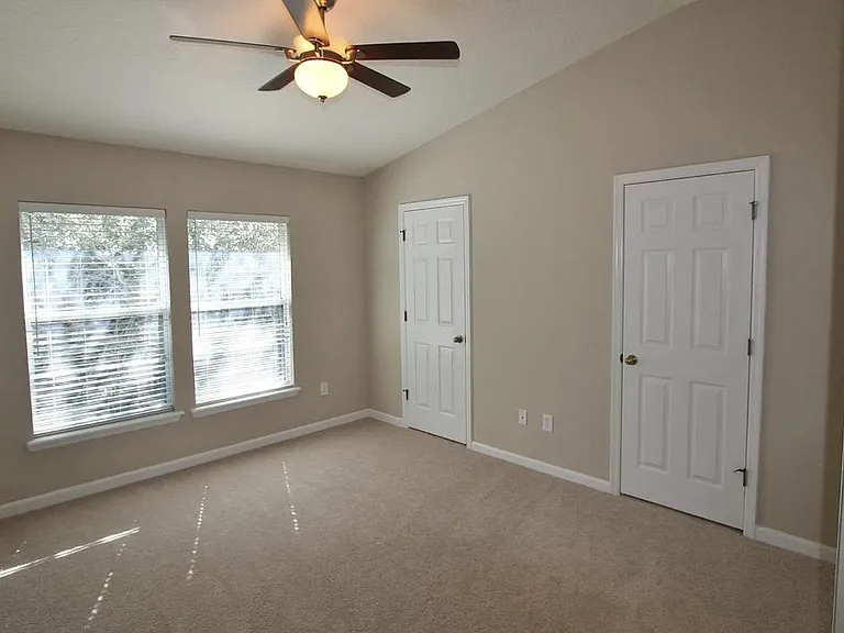 6188 High Tide Blvd — Photo 16
