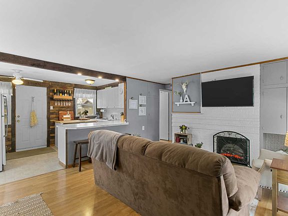 2nd image of 8309 W Auer Ave