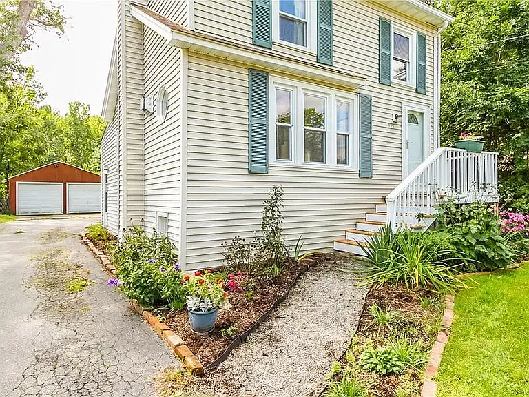 225 River Meadow Dr — Photo 3