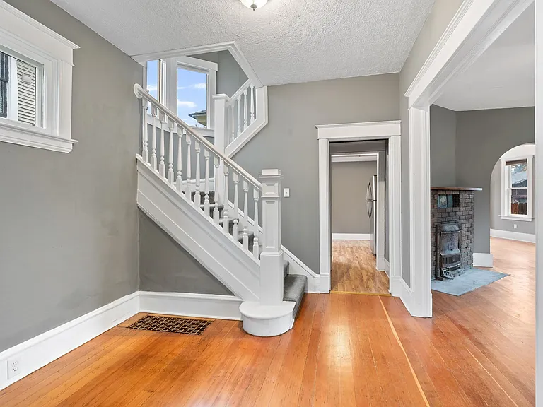 1728 W 11th Ave — Photo 2