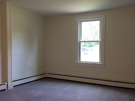 4th image of 15 Tracy St APT 3