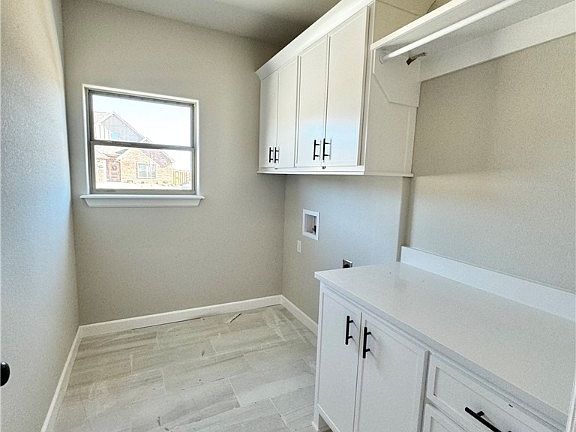 3rd image of 850 Budrio Ave