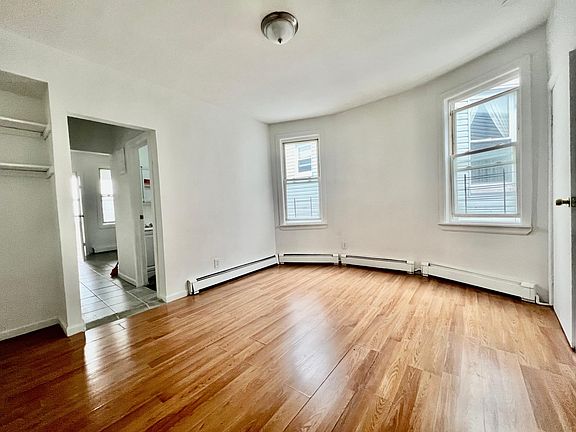 3rd image of 48 Morningside Ave Floor 3