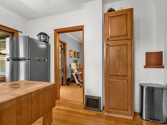 5th image of 59 Bowen St