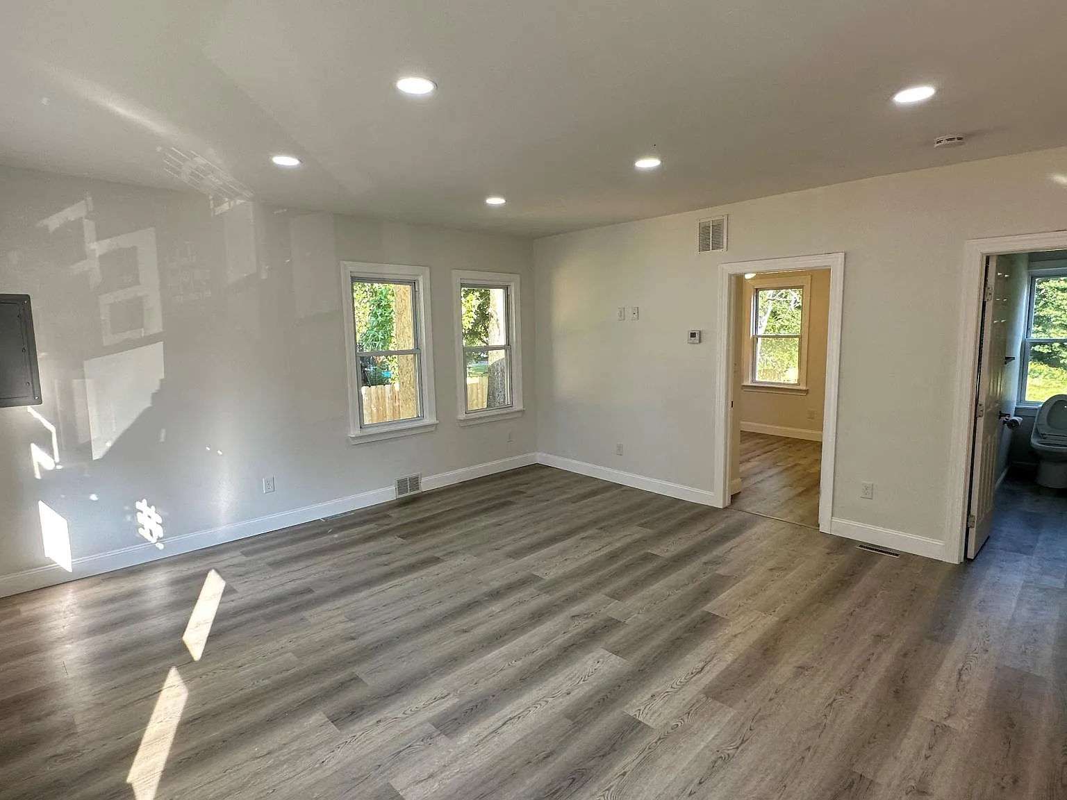 1 bed, 660 sqft, $2,000 — Photo 4