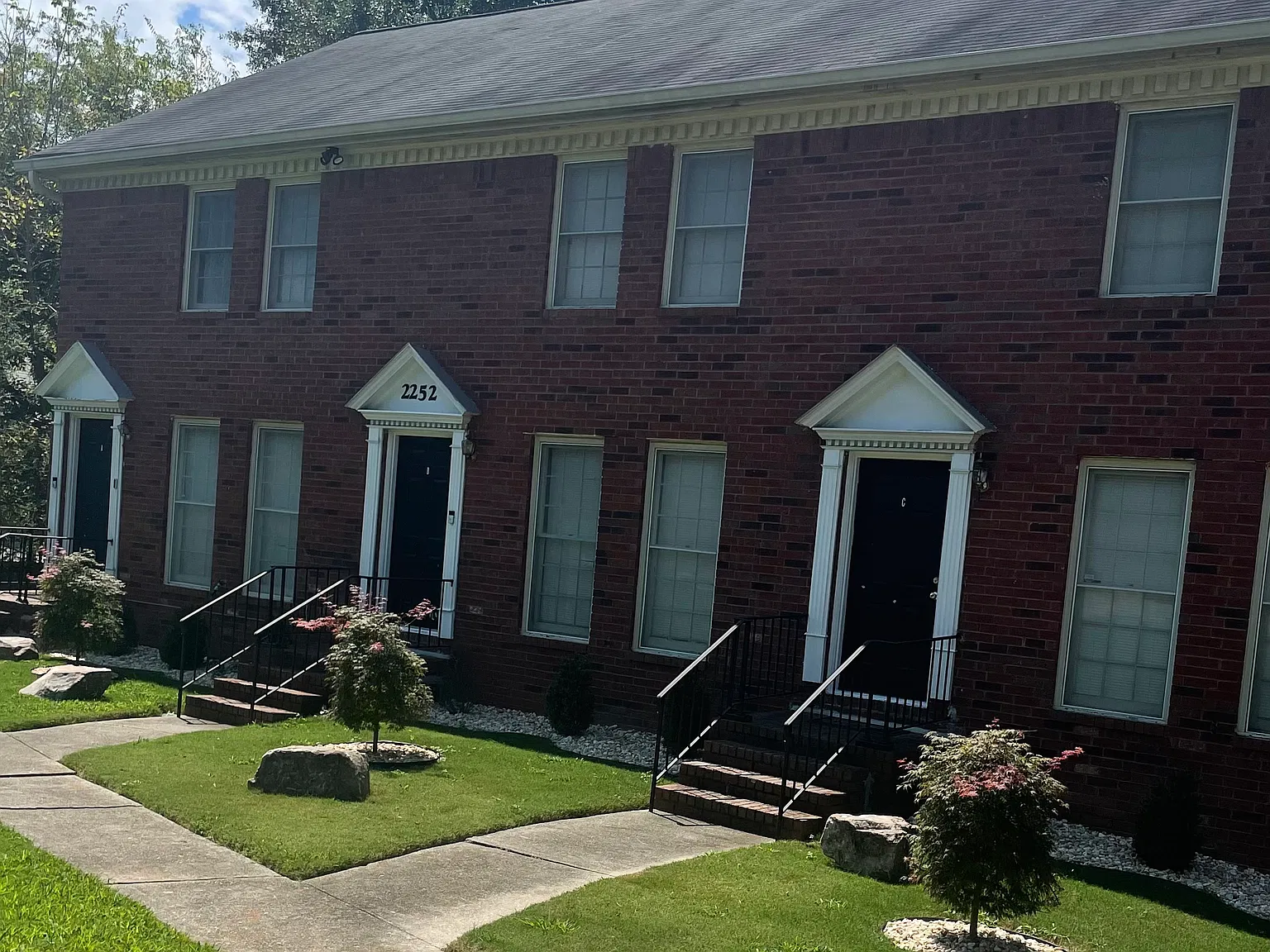2 bed, 2.5 bath, 1100 sqft, $1,795 — Photo 1