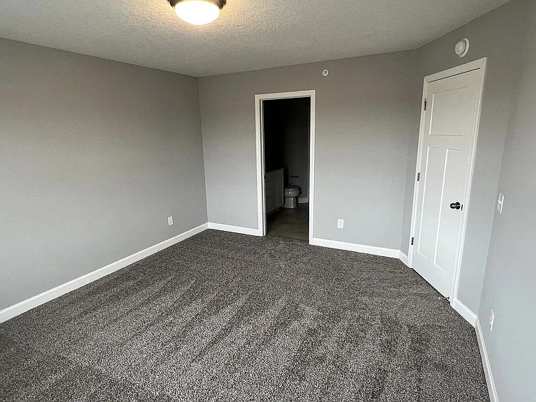 1015 Field Ct — Photo 18