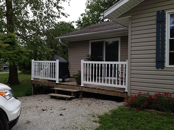 228 Hackberry St Amazonia