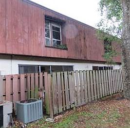 3rd image of 8208 NW 8th Pl #4
