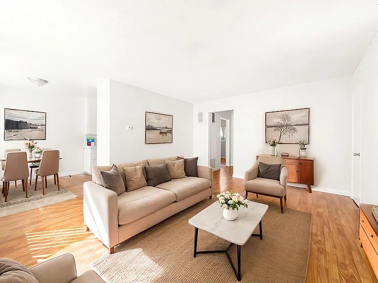 320 Cornell Dr #C — Photo 2