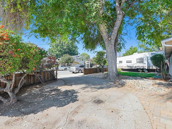 5th image of 716 S Baywood Ave