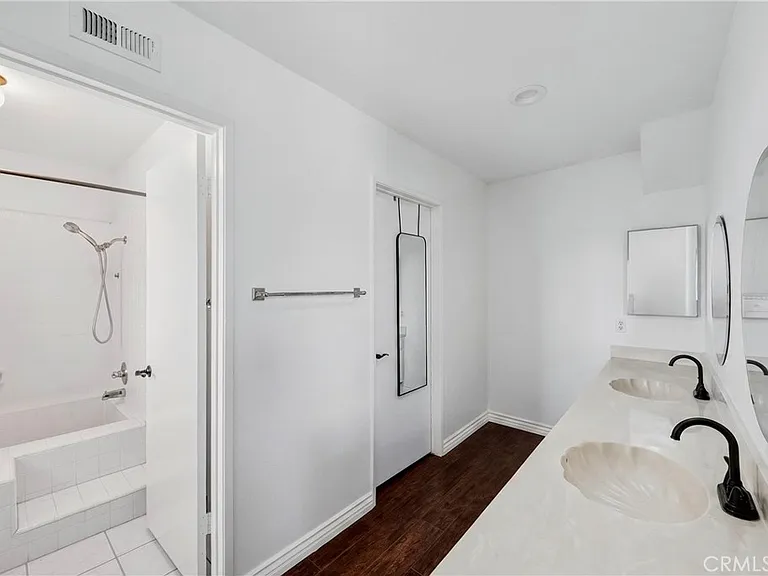 2540 Royale Pl — Photo 24