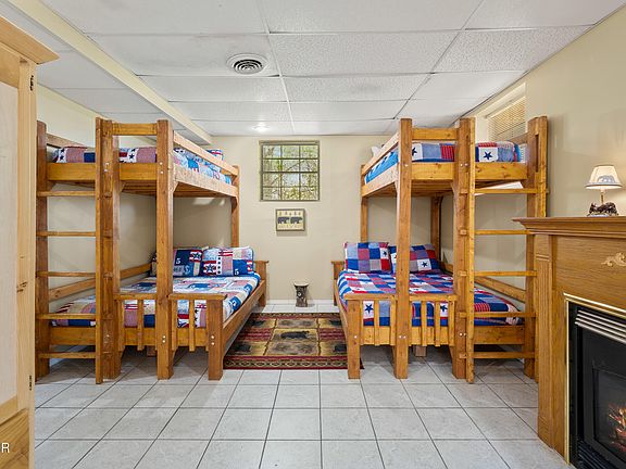 24th image of 1855 Spring Hill Dr
