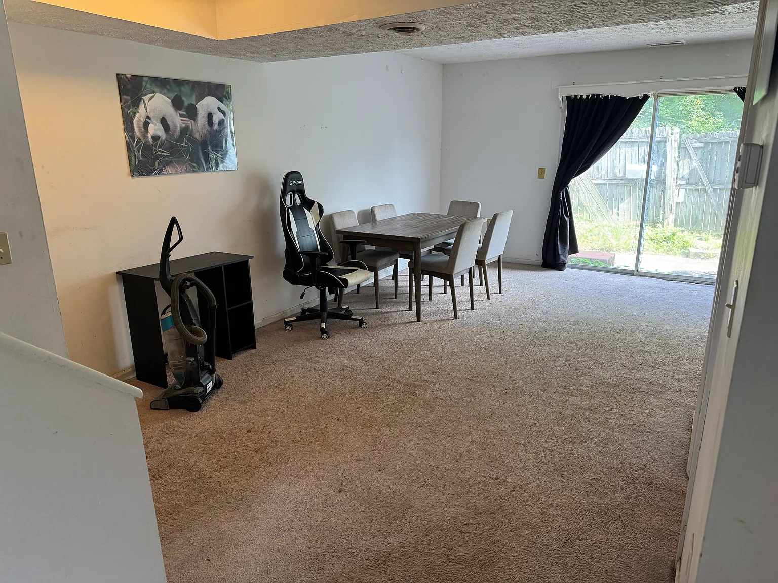 3 bed, 1.5 bath, 1100 sqft, $1,550 — Photo 2