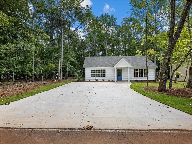 8079 Beachwood Dr — Photo 23