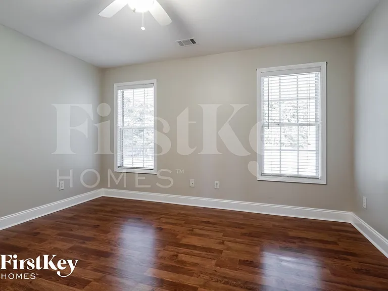 7024 Memory Ln — Photo 10