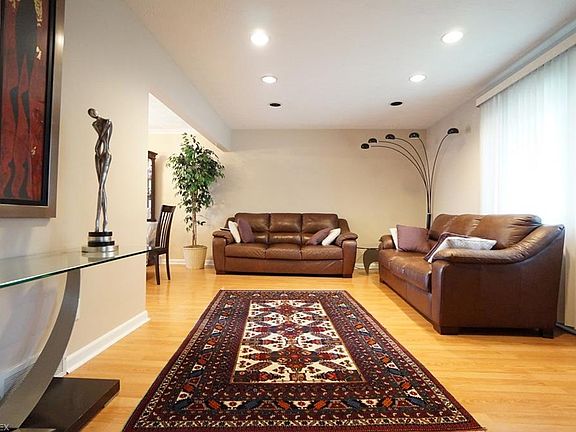 2nd image of 1548 Fruitland Ave