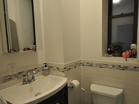 5th image of 252 Broome St APT 3