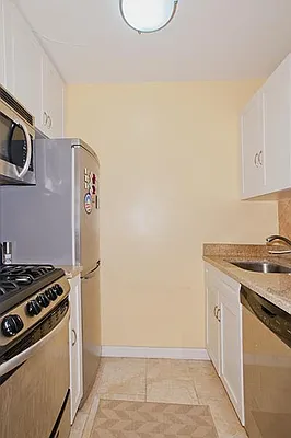 Sold by R New York | media 3