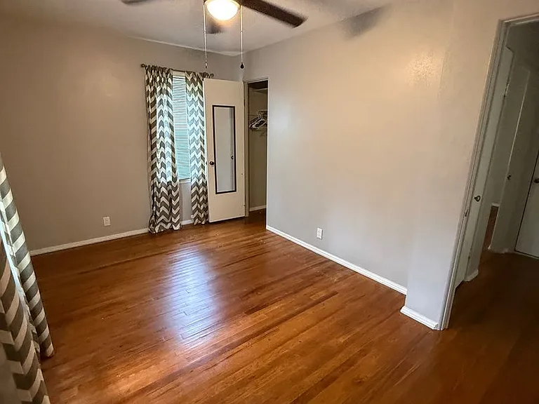 3300 W Devon Rd — Photo 6