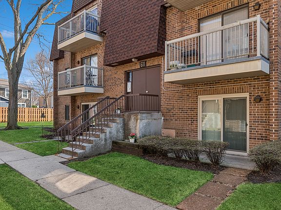 2nd image of 611 W Central Rd APT A4