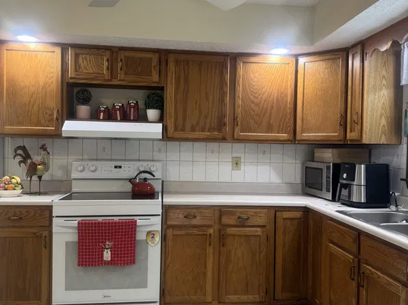 (undisclosed Address), Champaign, IL 61821