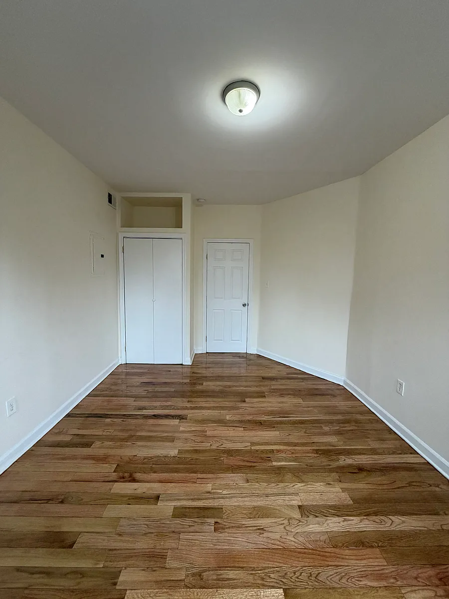 Building Photo - 58 S 13th St #2