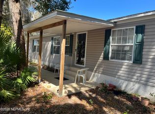 223 Oak Ridge Dr, Welaka, FL 32193