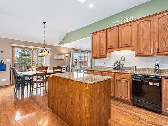 2nd image of 2884 Taylor Glen Dr