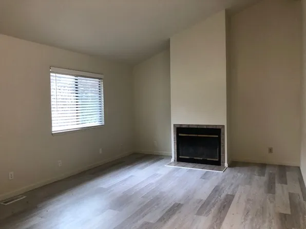 42 Pine Tree Cir, Cotati, CA 94931