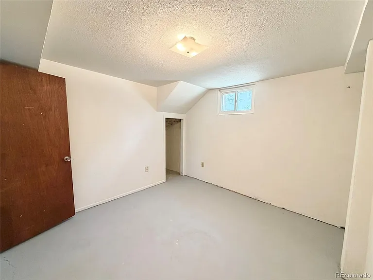 1666 Main St — Photo 16
