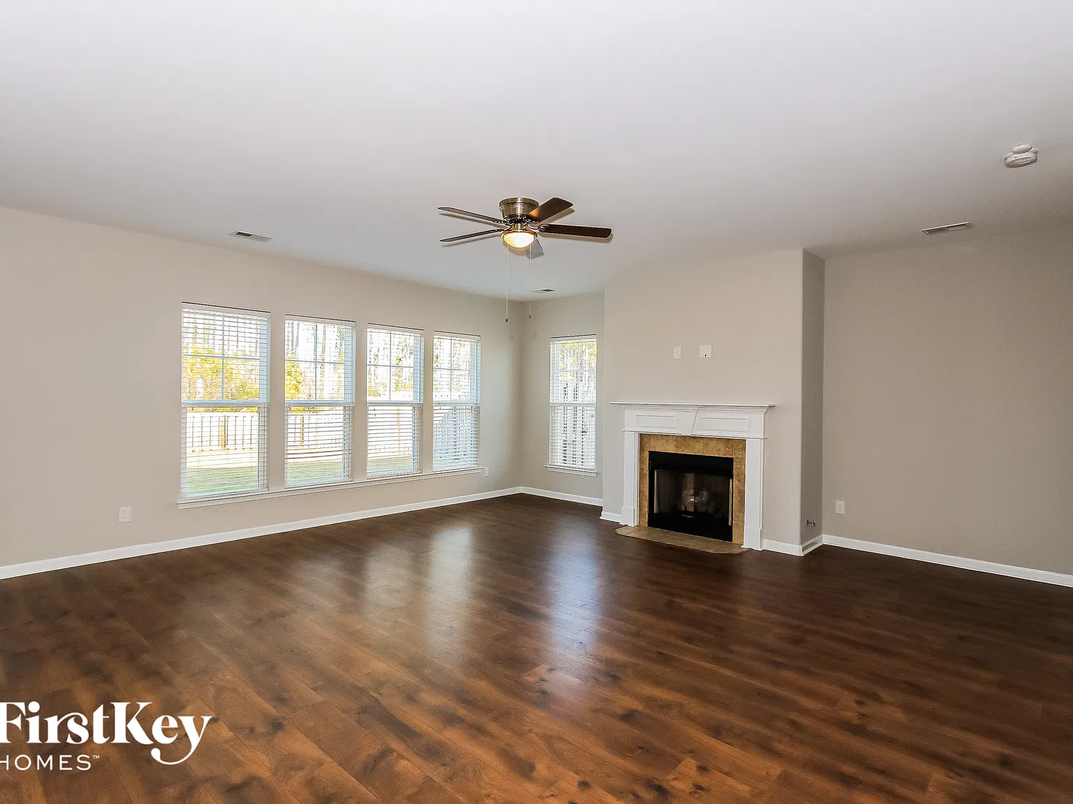 4 bed, 2.5 bath, 2895 sqft, $2,825 — Photo 3